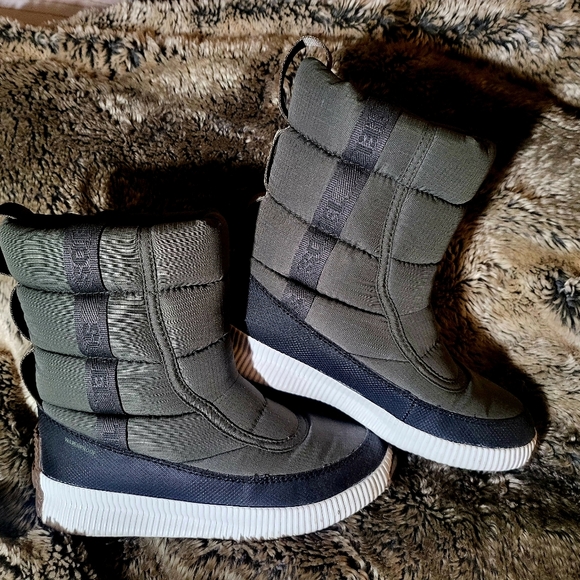 Womans Sorel Waterproof Boots - Picture 1 of 4